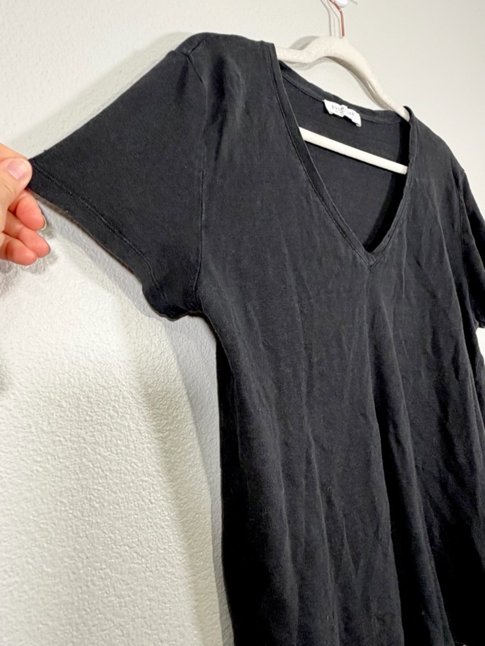 Everlane Shirt Black V-Neck Short Sleeve Tee 100% Linen Classic T-Shirt Women L - Picture 5 of 6